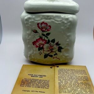 Old English Biscuit Jar - Vintage - 1975
